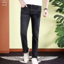 2026年夏の一押しファッションアイテム プラダ PRADA ジーパン パンツ 特に夏は人気アイテム