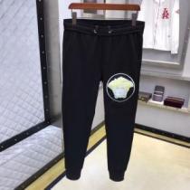 注目度が高まり最新コレクション ヴェルサーチVERSACE スエットパン...
