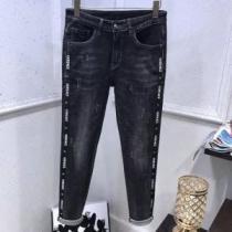 VERSACE ジーパン パンツ 着回し力も抜群です！2026年夏の一押...