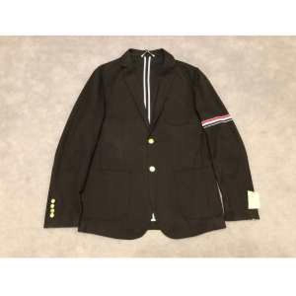 トムブラウン THOM BROWNE 2026秋冬流行ファション  スーツ おしゃれ度アップ秋冬コレクション