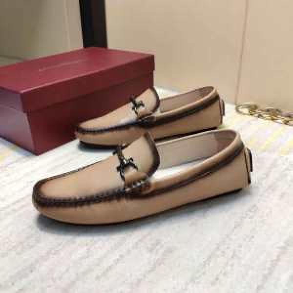 今シーズン注目のアイテムローファー  サルヴァトーレフェラガモ FERRAGAMO 2026秋断然ブランド推し 秋冬コーデと相性がいい