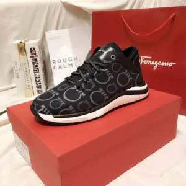 秋冬とれんど新品目立ち サルヴァトーレフェラガモ 2026秋冬最重要アイテム FERRAGAMO ローファー ファッション上級者向け