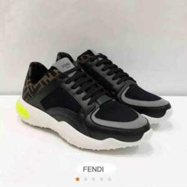 ランニングシューズ 今年注目すべき秋冬ファッション フェンディ ヒットする秋冬コレクション FENDI 2026トレンドアイテム激安