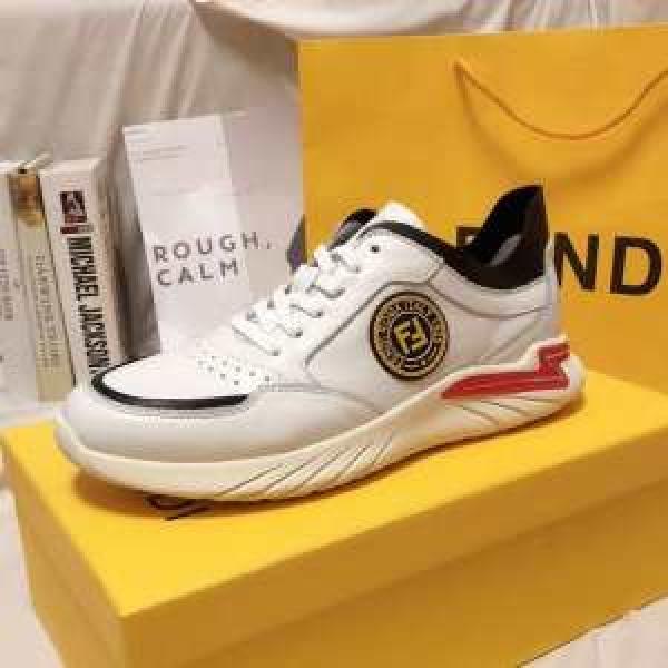 FENDI  ファッショントレンドを早速チェック 最速2026秋冬トレンドブランド フェンディ最高にCOOL秋冬新作 ランニングシューズ