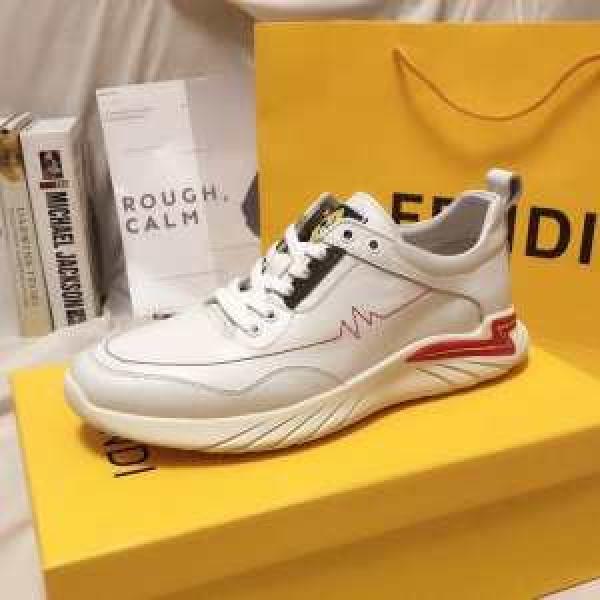 ランニングシューズ 今年らしい新しい人気色 フェンディ【2026秋冬】今きてる最先端ブランド  FENDI 現在流行中のおすすめ人気