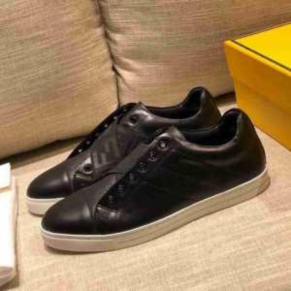 ランニングシューズ おススメの秋冬アイテムをCHECK フェンディ FENDI2026トレンドファッション新品 今季トレンドをうまく取り