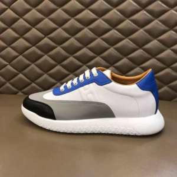 サイズのよさを感じる新作 エルメス注目の秋ファッション一番  HERMES 2026秋のファッショントレンドはこれ ランニングシューズ