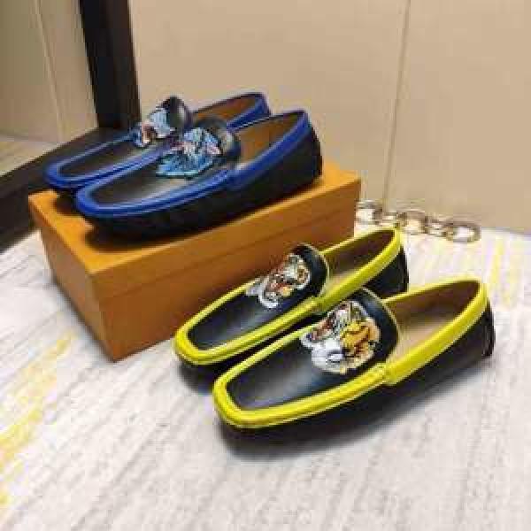 今季トレンドをうまく取り ルイ ヴィトン LOUIS VUITTON 2色可選 お洒落で秋冬注目トレンド ローファー 【2026秋冬】の注目トレンド