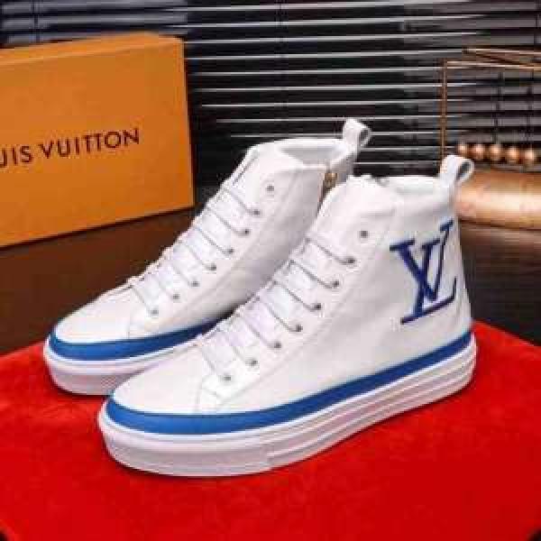 やっぱり優しい色 ルイ ヴィトン LOUIS VUITTON【2026秋冬トレンド】押さえておきたい ハイトップシューズ 注目の秋ファッション一番