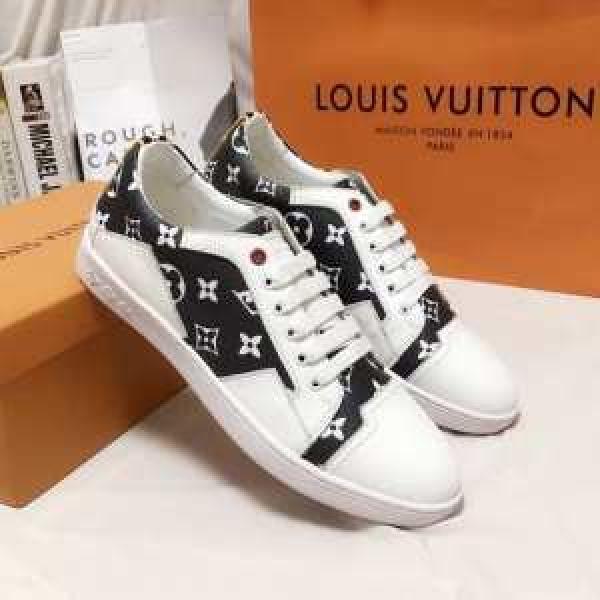 LOUIS VUITTON  秋にこれがはやりそう  ルイ ヴィトン注目の秋ファッション一番 ランニングシューズ 2026秋冬トレンド押さえておきたい