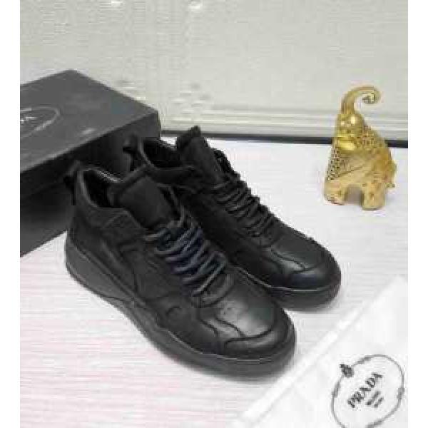 プラダ  寒い季節トレンド上品 PRADA 先取り 2026/2026秋冬ファッション ランニングシューズ 最新作おすすめしたい秋冬