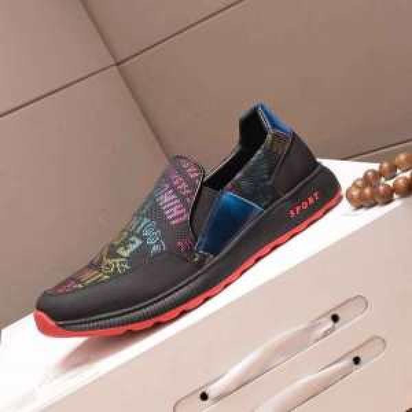 プラダ  今年らしいおすすめ新品 ランニングシューズ 2026秋断然ブランド推し PRADA 秋冬コーデと相性がいい
