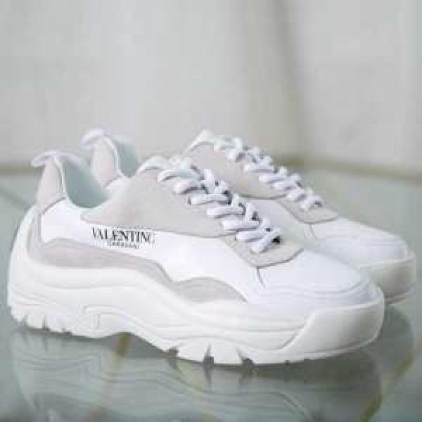 今年注目すべき秋冬ファッション ランニングシューズ ヴァレンティノヒットする秋冬コレクション VALENTINO 男女兼用 2026トレンドアイテム激安