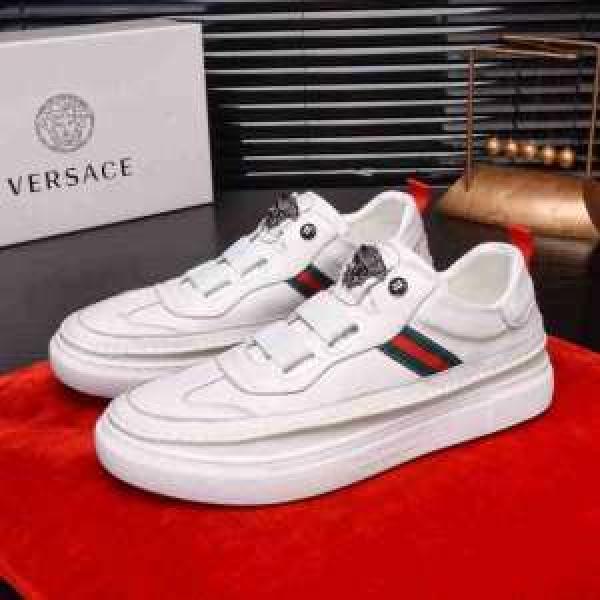 2026秋、イチオシ上品 ヴェルサーチ新作アイテムが今年流 VERSACE 今シーズン注目のアイテム ランニングシューズ