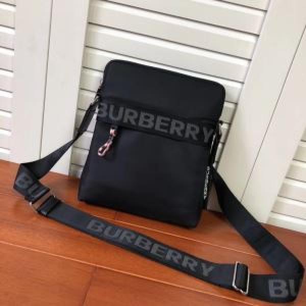 ミニバッグ　大人気のブランド安い買い物　バーバリー2026秋冬の人気アイテムセール BURBERRY　今季も取り入れやすいコーデ.47.