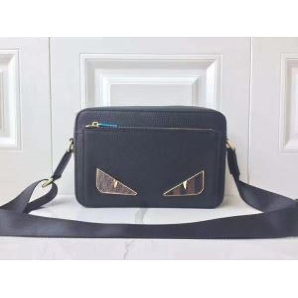 今季も取り入れやすいコーデ　フェンディ 秋冬トレンドを押さえたコーデスタイル　FENDI 人気高い新作おすすめ2026トレンドミニバッグ.487.