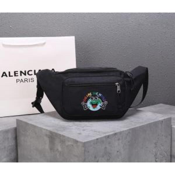ウエストポーチ 2026年秋冬に欠かせない バレンシアガおススメの秋冬アイテムをCHECK  BALENCIAGA おしゃれでおすすめ今季トレンド.51.