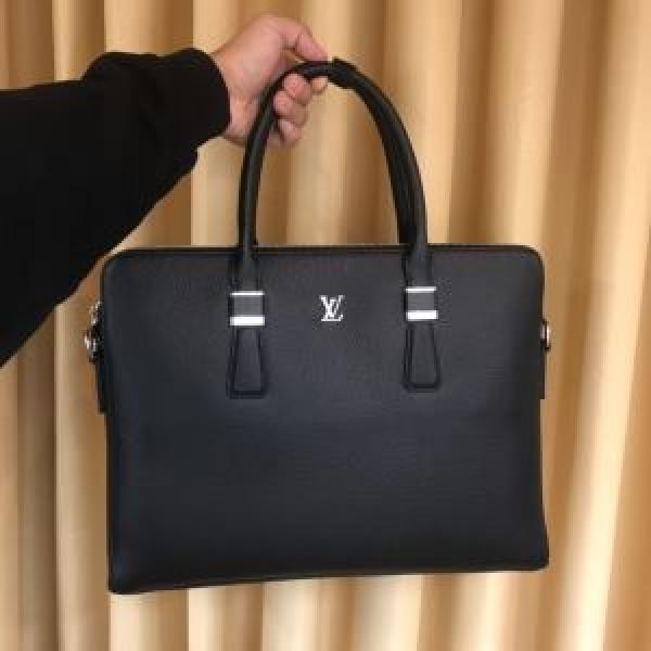 ファッション上級者向け ルイ ヴィトン人気の秋冬新作再登場  LOUIS VUITTON 2026秋冬トレンドデザイン ハンドバッグ.45.