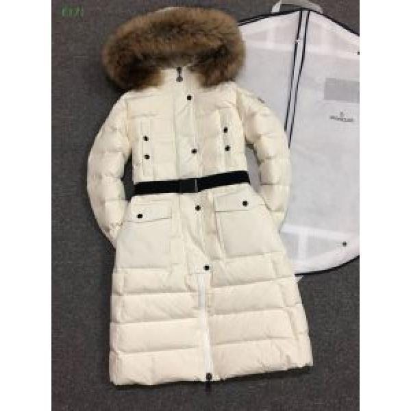 2026秋冬に復活を遂げた大注目の新作 MONCLER 大人かわいい秋冬コーデを楽しみ ダウンジャケット モンクレール