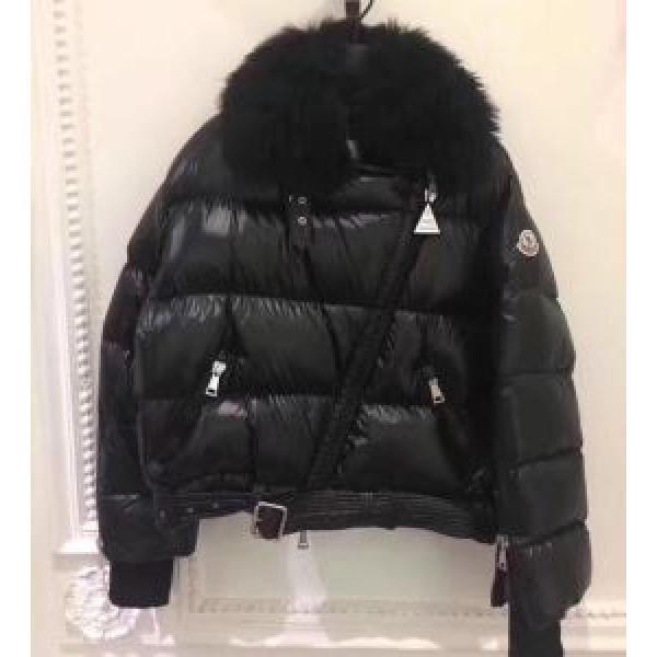 2026最新コラボ ダウンジャケット MONCLER やっぱり優しい色 モンクレール 活躍するトレンドアイテム