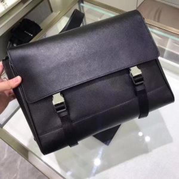 秋にこれがはやりそう プラダ PRADA 注目の秋ファッション一番 ハンドバッグ 2026秋冬トレンド押さえておきたい.57.