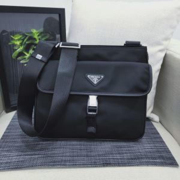 ショルダーバッグ   2026秋に注目したい プラダ おしゃれさんはいち早く取り PRADA 新作アイテムが今年流.57.