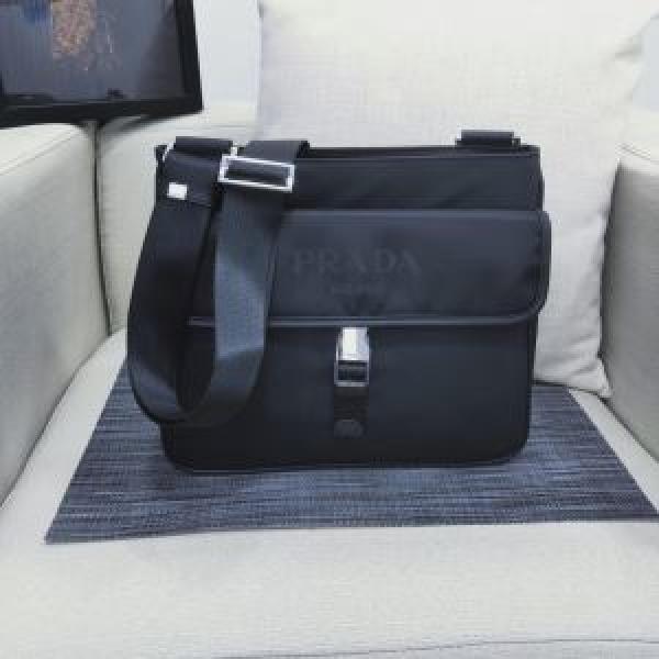 PRADA 今シーズン注目のアイテム ショルダーバッグ 2026秋、イチオシ上品  プラダ 秋こそ楽しめるアイテム.57.