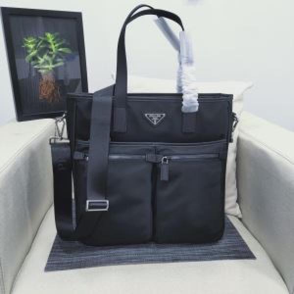 プラダ PRADA 2025トレンド秋冬おすすめ安い ハンドバッグ   おしゃれなファッションコーデ 秋冬にお世話になる定番.57.