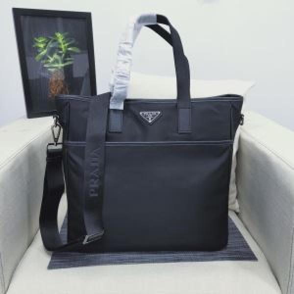 【最新】2026年秋冬のトレンド速報 ハンドバッグ 優しいのに存在感   プラダ PRADA 毎日はちょっとイイ秋冬新品.57.