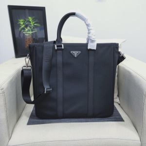 2026秋冬流行ファション  ハンドバッグ   最高にCOOL秋冬新作 プラダ PRADA ファッショントレンドを早速チェック.57.