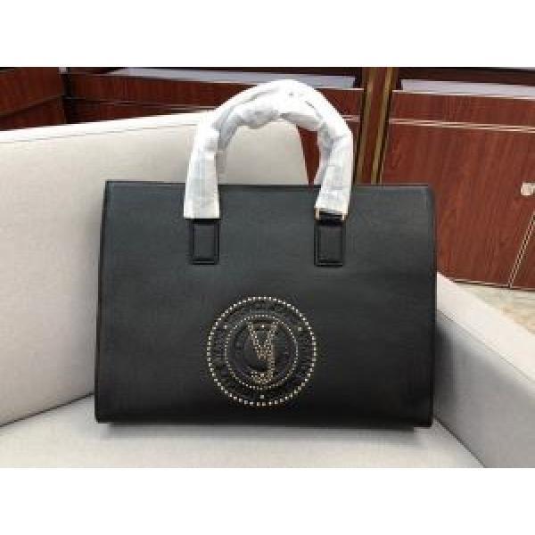 秋にこれがはやりそう ヴェルサーチ注目の秋ファッション一番 VERSACE ハンドバッグ 2026秋冬トレンド押さえておきたい.82.