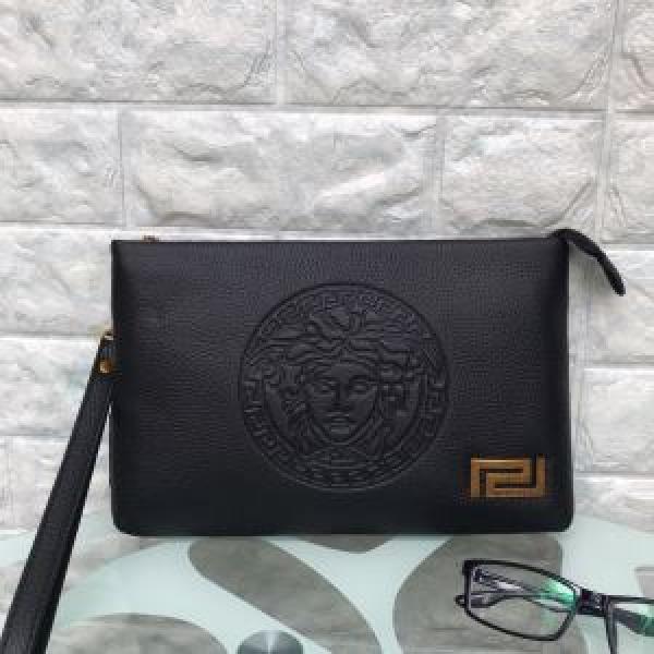 今シーズン注目のアイテム ヴェルサーチ秋こそ楽しめるアイテム VERSACE ポーチ 2026秋断然ブランド推し.82.