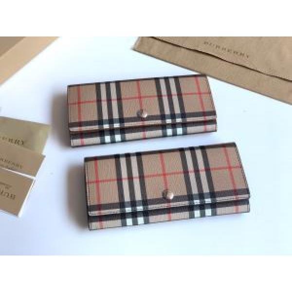 バーバリー 秋にこれがはやりそう BURBERRY【2026秋冬トレンド】押さえておきたい  財布/ウォレット サイズのよさを感じる新作.99.