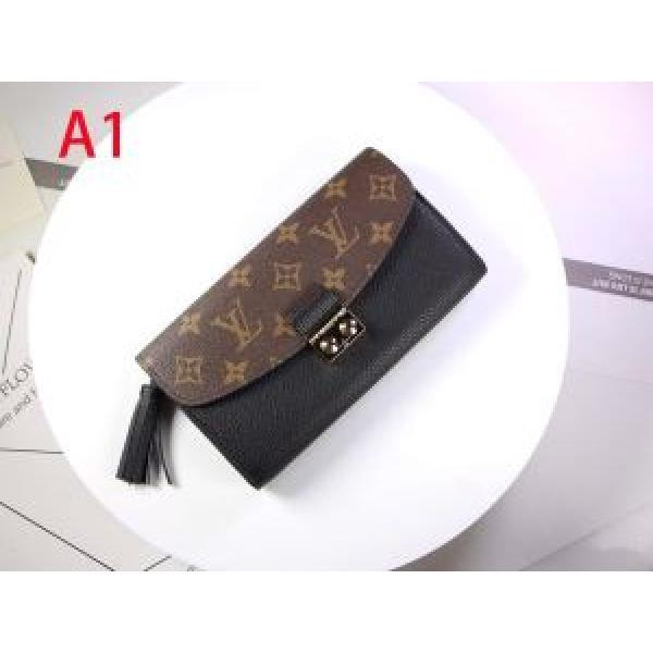 ルイ ヴィトン もちろん相性抜群 LOUIS VUITTON 速報！2026年秋ファッショントレンド 財布/ウォレット 多色可選 優しい色味がかわいい.108.
