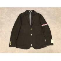 トムブラウン THOM BROWNE 2026秋冬流行ファション  スーツ おしゃれ度アップ秋冬コレクション