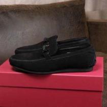 サルヴァトーレフェラガモ 秋ファションのトレンド FERRAGAMO 一番おしゃれ秋冬トレンド ローファー 2026秋に注目したい