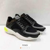 ランニングシューズ 今年注目すべき秋冬ファッション フェンディ ヒットする秋冬コレクション FENDI 2026トレンドアイテム激安