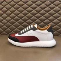 ランニングシューズ 今年の流行りファション エルメス やっぱり優しい色 HERMES 【2026秋冬トレンド】押さえておきたい