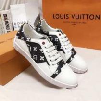 LOUIS VUITTON  秋にこれがはやりそう  ルイ ヴィトン注目の秋ファッション一番 ランニングシューズ 2026秋冬トレンド押さえておきたい