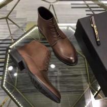 PRADA おしゃれに秋を迎えるために ランニングシューズ 人気ブランドの秋冬新色 プラダ 2026トレンドカラー秋冬セール
