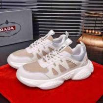 PRADA 今季トレンド新作はこれ ランニングシューズ 秋冬に大注目のカラー プラダ 速報！2026年秋ファッショントレンド