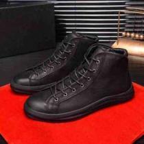 おしゃれなファッションコーデ ランニングシューズ 2026トレンド秋冬おすすめ安い プラダ PRADA 秋冬にお世話になる定番