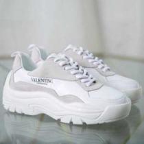 今年注目すべき秋冬ファッション ランニングシューズ ヴァレンティノヒットする秋冬コレクション VALENTINO 男女兼用 2026トレンドアイテム激安