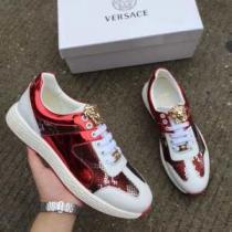 2026秋冬人気色おすすめ ヴェルサーチ人気ブランドの新作秋冬トレンド VERSACE ランニングシューズ 秋トレンドの新定番