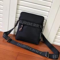 ミニバッグ　大人気のブランド安い買い物　バーバリー2026秋冬の人気アイテムセール BURBERRY　今季も取り入れやすいコーデ.47.
