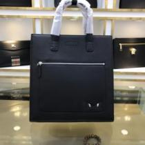 ゆったりきれいめスタイル新品　フェンディ 2026年秋冬のトレンドをカッコ良く押さえ　FENDI ハンドバッグ　絶対に押さえておきたい人気色.487.
