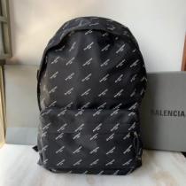 おしゃれさんはいち早く取り バレンシアガ リュック 今シーズン注目のアイテム  BALENCIAGA 2026秋、イチオシ上品.51.