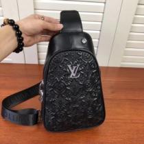 やっぱり優しい色 ルイ ヴィトン 秋にこれがはやりそう LOUIS VUITTON サイズのよさを感じる新作 ウエストバック 【2026秋冬トレンド】押さえておきたい.45.