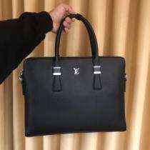 ファッション上級者向け ルイ ヴィトン人気の秋冬新作再登場  LOUIS VUITTON 2026秋冬トレンドデザイン ハンドバッグ.45.