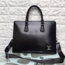 秋冬コーデと相性がいい ルイ ヴィトン おしゃれなファッションコーデ LOUIS VUITTON ハンドバッグ 【最新】2026年秋冬のトレンド速報.45.